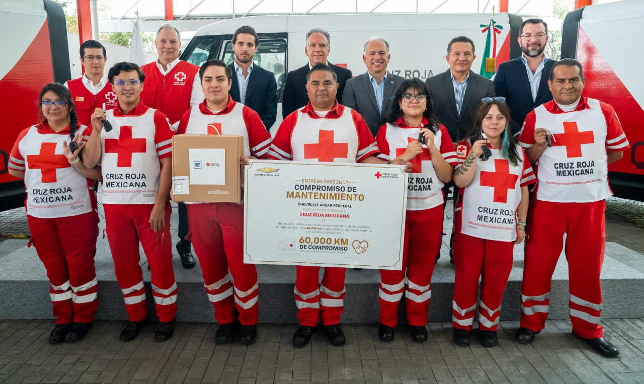 Cruz Roja Mexicana inicia su camino hacia la movilidad eléctrica con donativo de GM