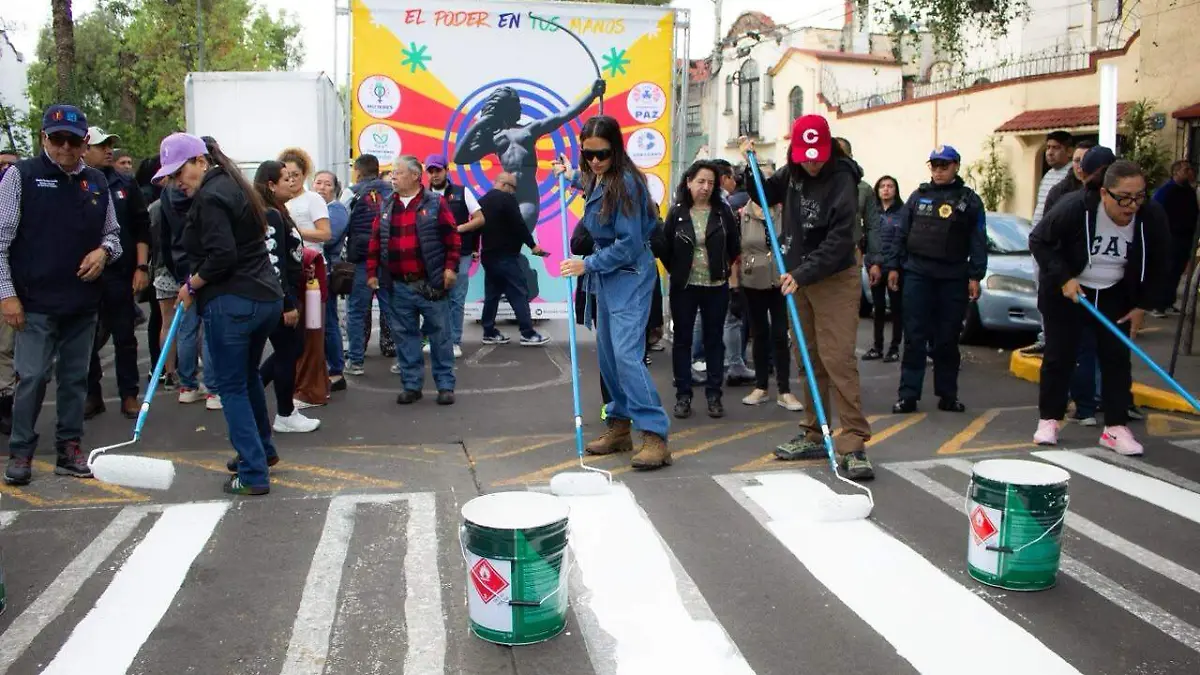 Ale Rojo de la Vega encabeza jornada de reordenamiento e infraestructura en la Roma Sur