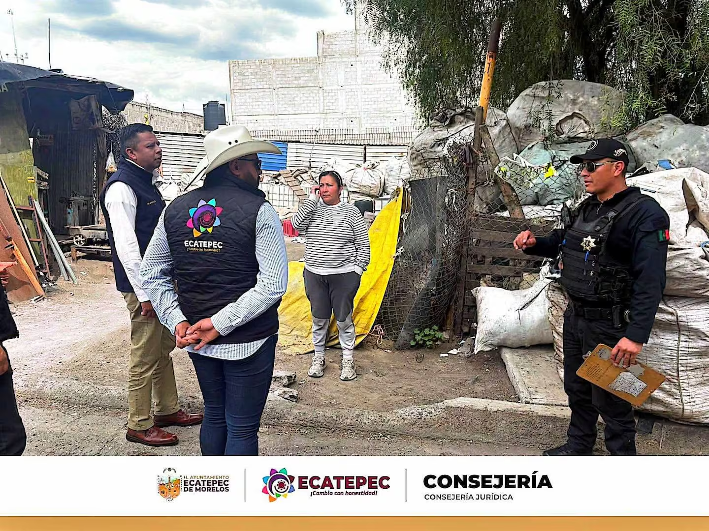 Ecatepec libera calles y pasos peatonales con estrategia “Rastrillo Social”