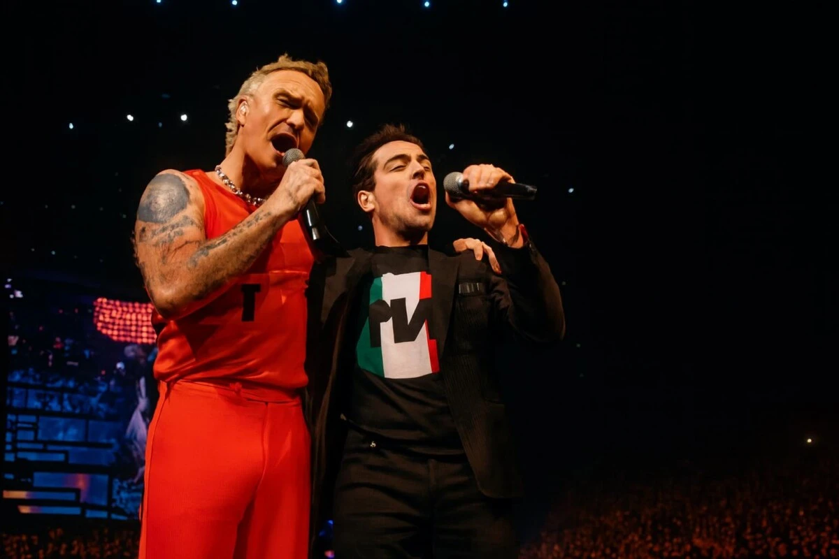 Robbie Williams y Omar Chaparro protagonizan una noche inolvidable en el Palacio de los Deportes