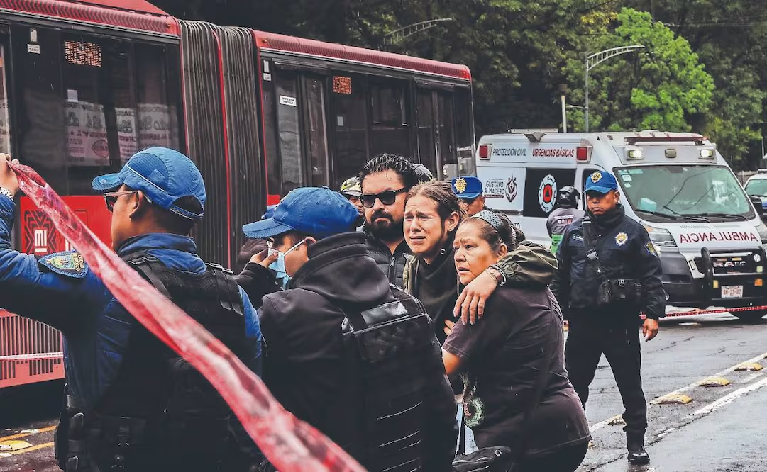 Un copiloto de motocicleta fallece tras impactarse contra una unidad articulada en la alcaldía Gustavo A. Mader o