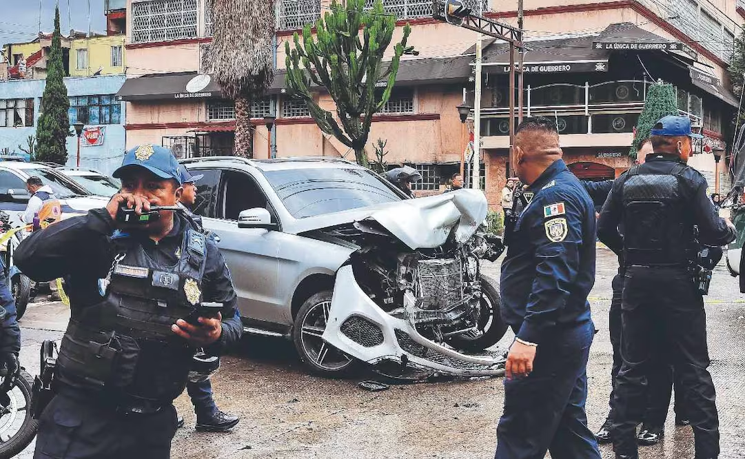 ¡Pisteaban y soltaron bala! Caen dos tras chocar contra una patrulla en la Cuauhtémoc