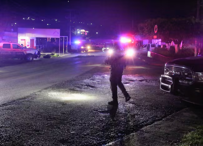 Fiscalía de Morelos entrega a presunto líder criminal para liberar a tres de sus agentes retenidos en Totolapa n