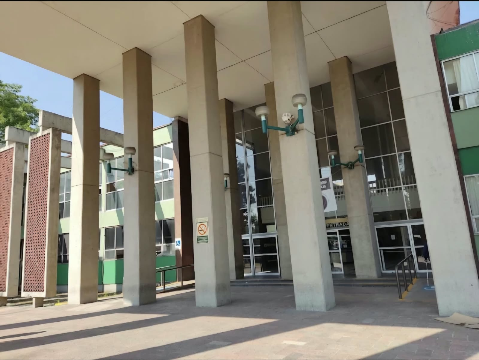 Excelente trabajo realizan director y jefe de urgencias Dr José Alfredo Rodríguez en la clínica 24 del IMSS e n CDMX