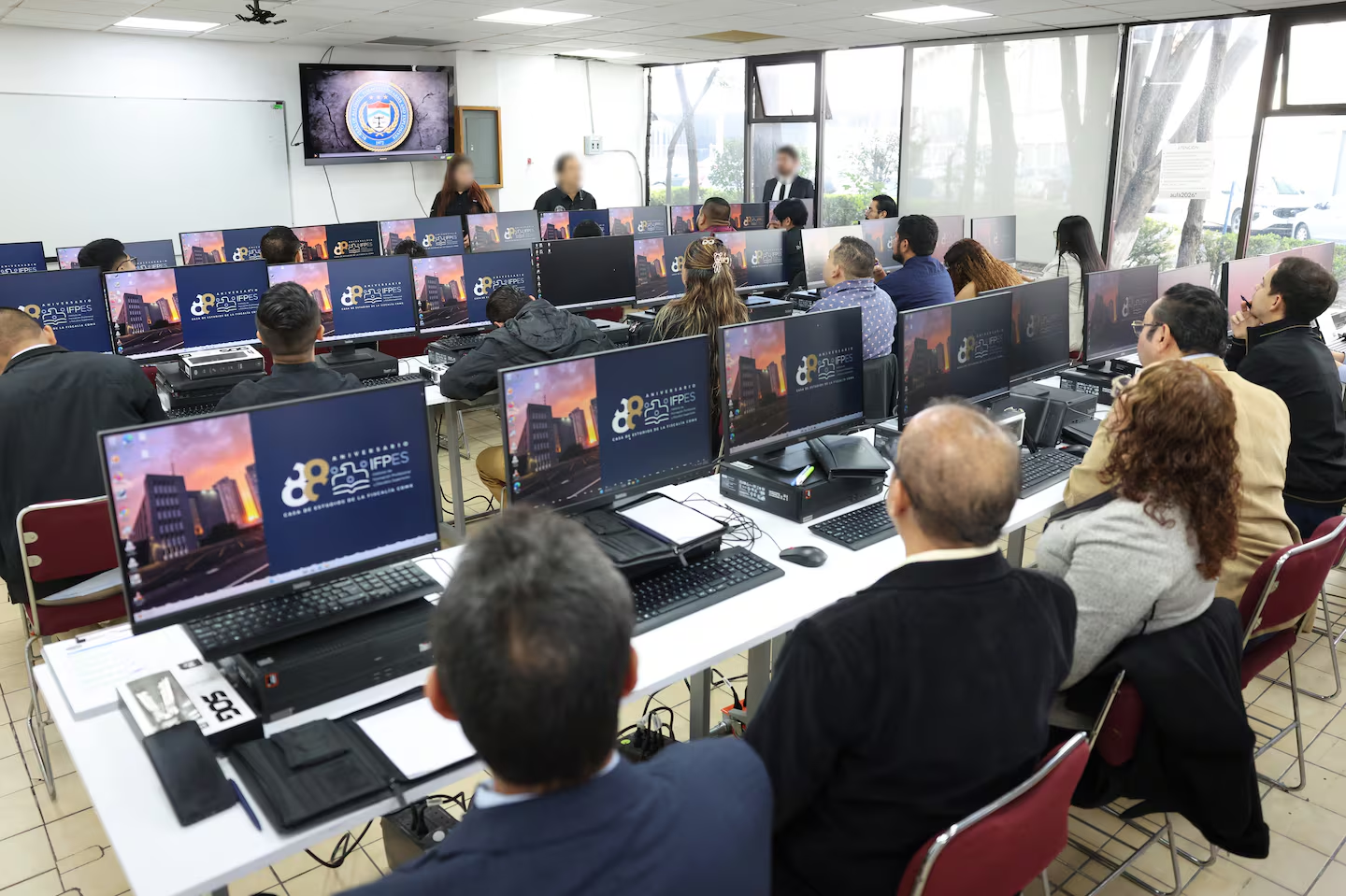 Capacitan especialistas de la ATF a personal de la FGJ para rastreo de armas