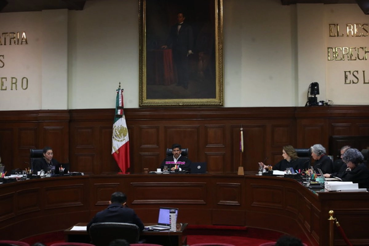 Corte valida aumento temporal del 5 al 30% del arancel a la importación de papel bond